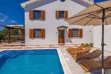 Holiday House in Malinska with Saltwater Pool