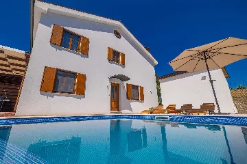 Holiday House in Malinska with Saltwater Pool