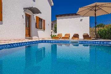 Holiday House in Malinska with Saltwater Pool