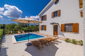 Holiday House in Malinska with Saltwater Pool