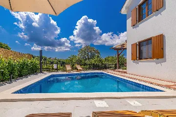 Holiday House in Malinska with Saltwater Pool