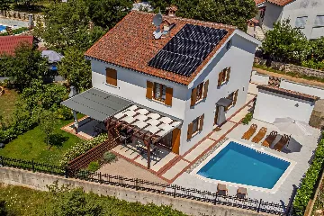 Holiday House in Malinska with Saltwater Pool
