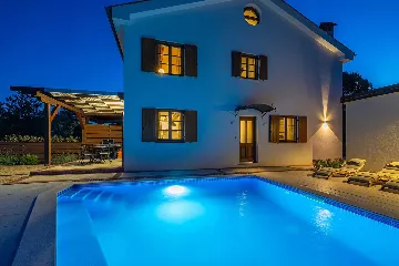 Holiday House in Malinska with Saltwater Pool