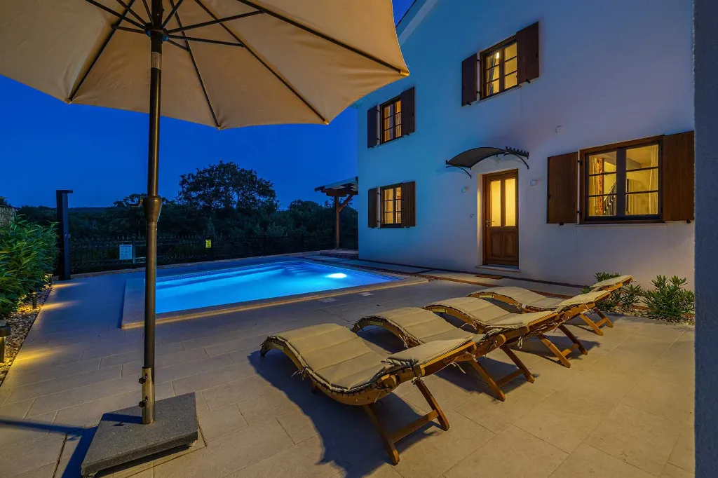 Holiday House in Malinska with Saltwater Pool
