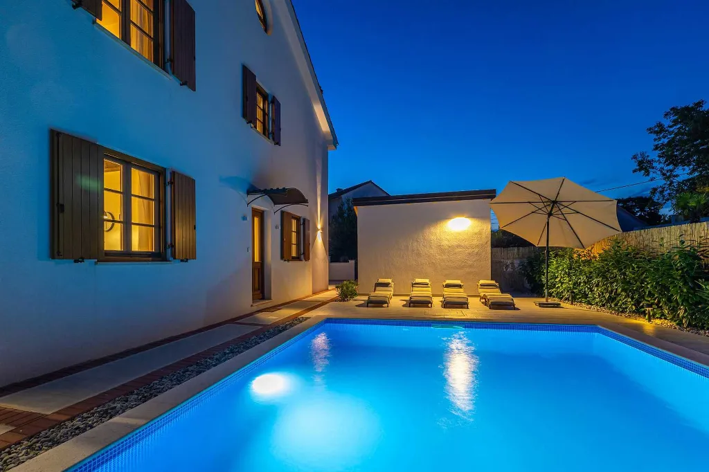 Holiday House in Malinska with Saltwater Pool