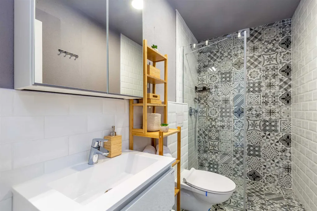Holiday House in Malinska with Saltwater Pool