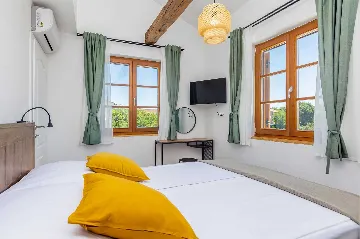 Holiday House in Malinska with Saltwater Pool