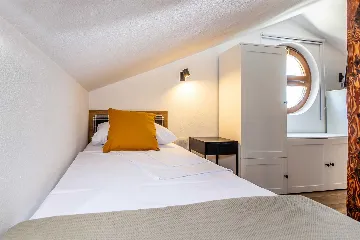 Holiday House in Malinska with Saltwater Pool