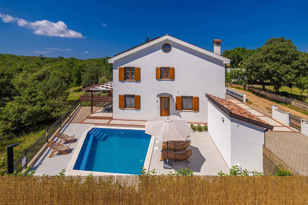 Holiday House in Malinska with Saltwater Pool