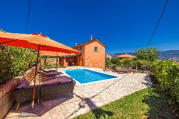 Three-Bedroom House with Pool in Dobrinj