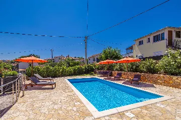 Three-Bedroom House with Pool in Dobrinj