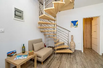 Three-Bedroom House with Pool in Dobrinj