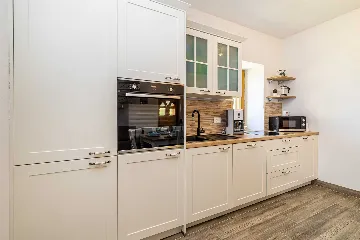 Three-Bedroom House with Pool in Dobrinj