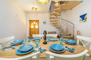 Three-Bedroom House with Pool in Dobrinj