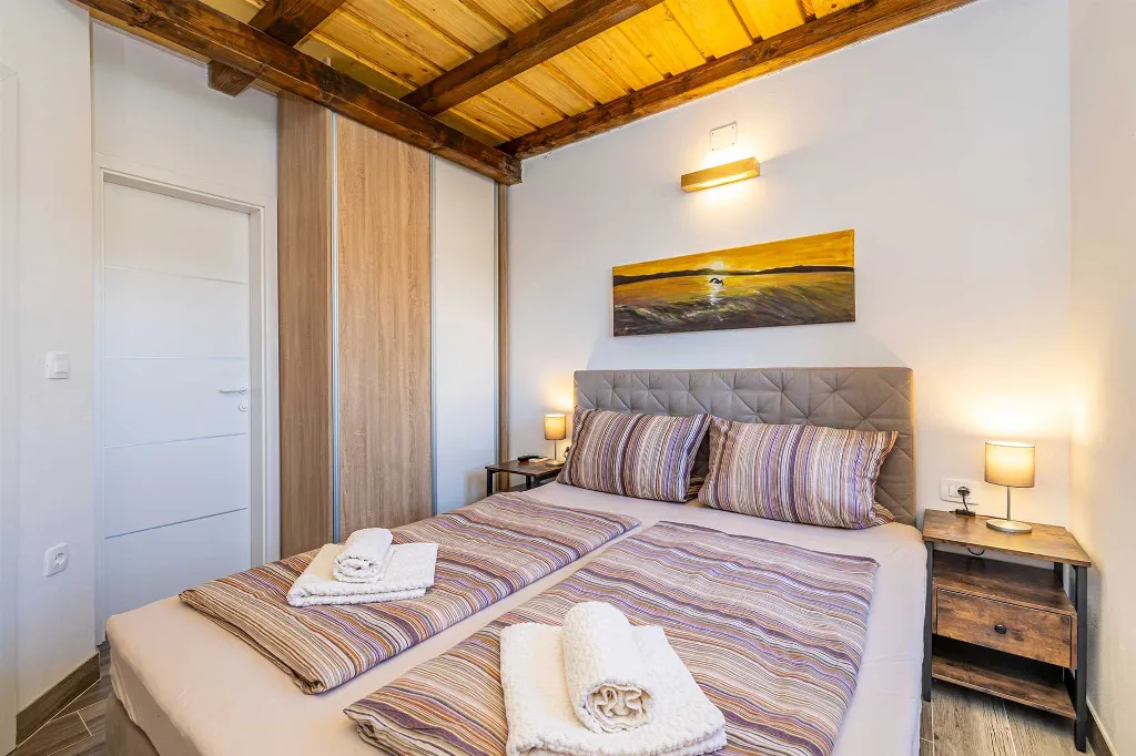 Three-Bedroom House with Pool in Dobrinj