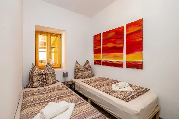 Three-Bedroom House with Pool in Dobrinj