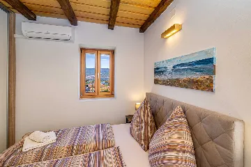 Three-Bedroom House with Pool in Dobrinj