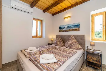 Three-Bedroom House with Pool in Dobrinj