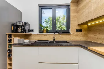 Villa in Kosić with Private Pool for 8 Guests