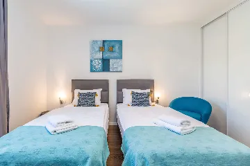 Villa in Kosić with Private Pool for 8 Guests