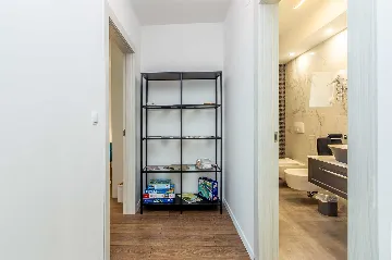 Villa in Kosić with Private Pool for 8 Guests