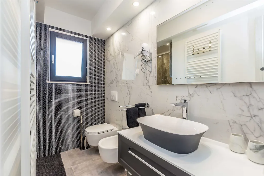 Villa in Kosić with Private Pool for 8 Guests