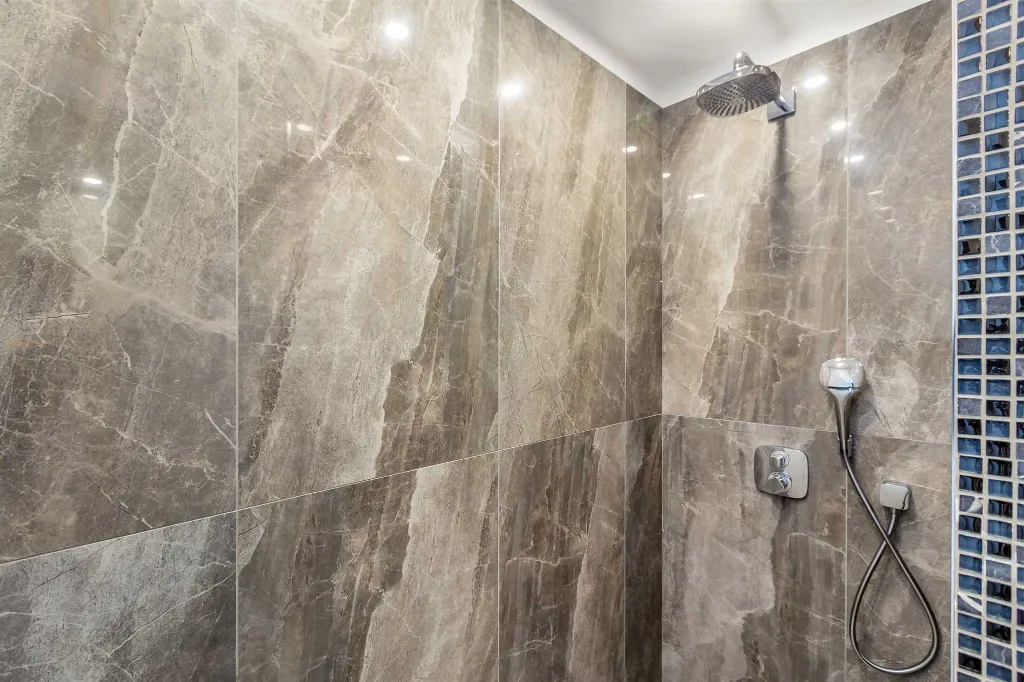 Villa in Kosić with Private Pool for 8 Guests