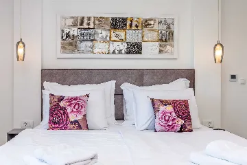 Villa in Kosić with Private Pool for 8 Guests