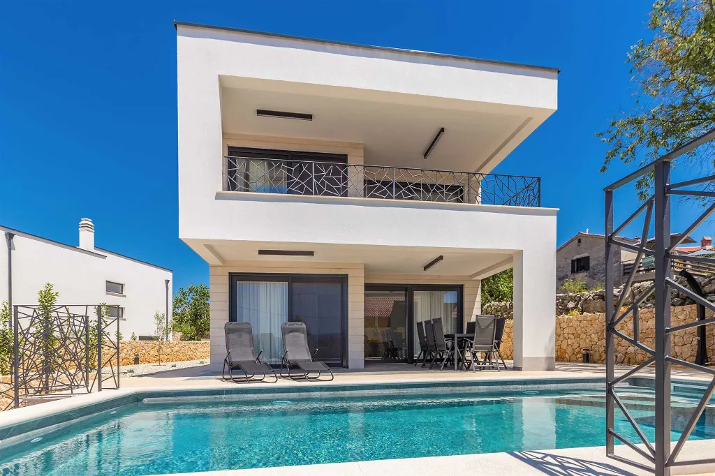 Villa in Linardici for up to 8 guests with pool