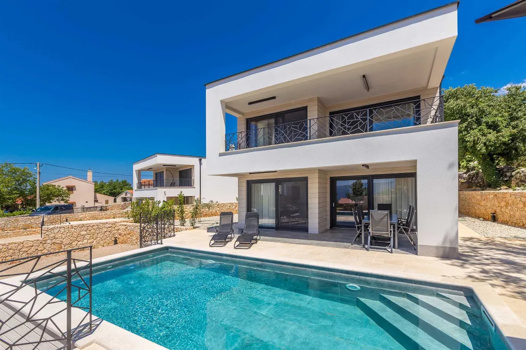 Villa in Linardici for up to 8 guests with pool