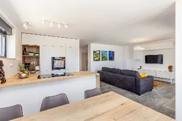 Villa in Linardici for up to 8 guests with pool