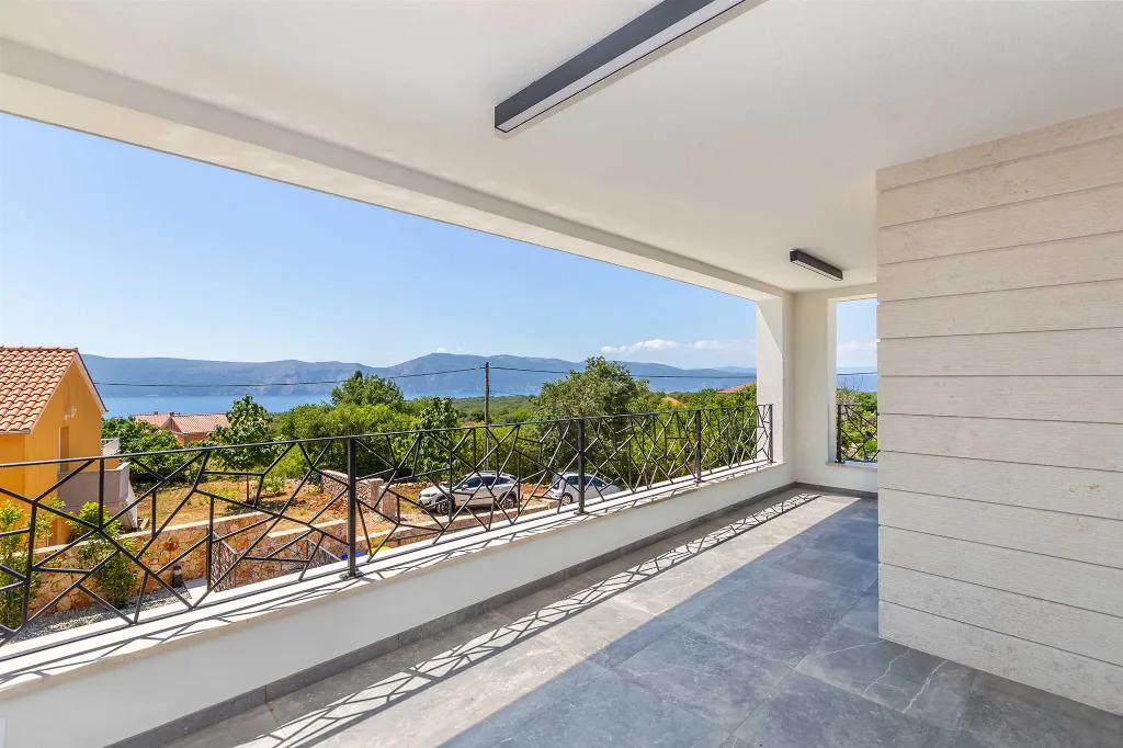 Villa in Linardici for up to 8 guests with pool