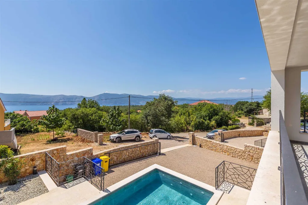 Villa in Linardici for up to 8 guests with pool