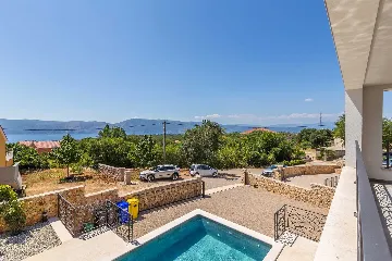 Villa in Linardici for up to 8 guests with pool