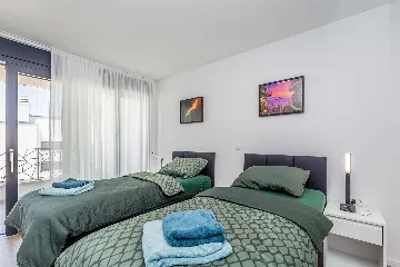 Villa in Linardici for up to 8 guests with pool