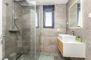 Villa in Linardici for up to 8 guests with pool