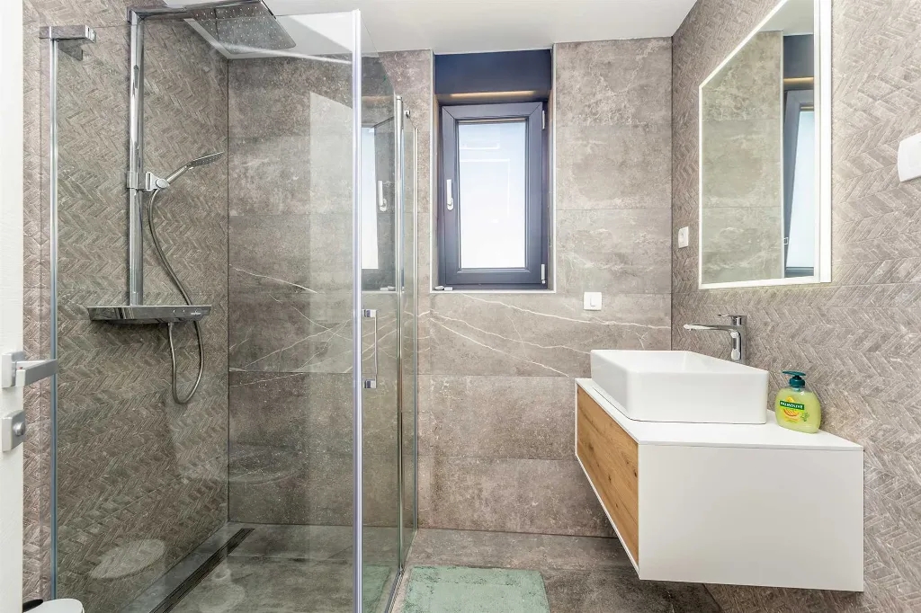 Villa in Linardici for up to 8 guests with pool