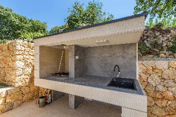 Villa in Linardici for up to 8 guests with pool