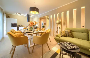 Villa for 8-10 Guests in Pinezići