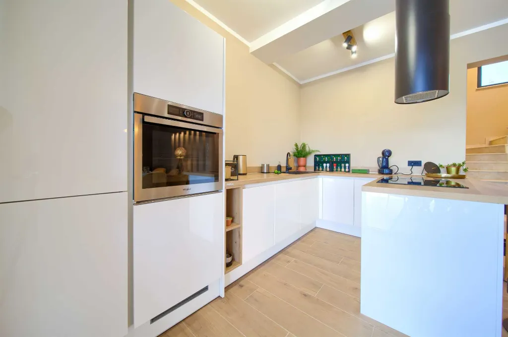 Villa for 8-10 Guests in Pinezići