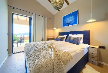 Villa for 8-10 Guests in Pinezići