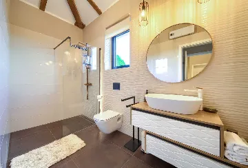 Villa for 8-10 Guests in Pinezići