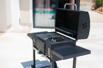 Villa for 8-10 Guests in Pinezići