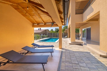 3-Bedroom Villa with Pool in Risika