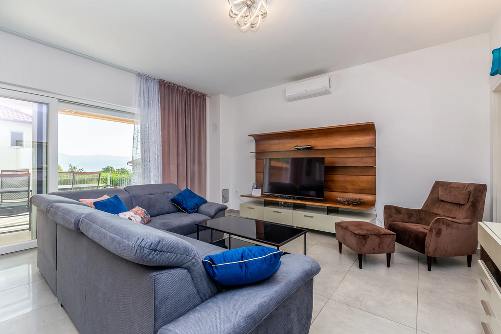 3-Bedroom Villa with Pool in Risika