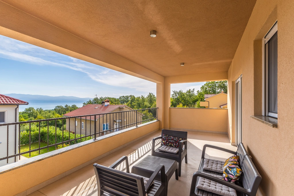 3-Bedroom Villa with Pool in Risika