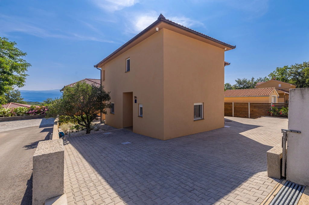 3-Bedroom Villa with Pool in Risika