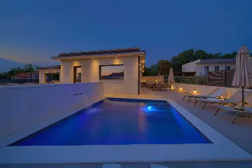 House with Heated Pool in Omišalj