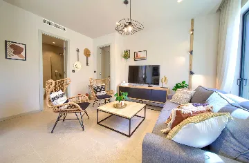 House with Heated Pool in Omišalj