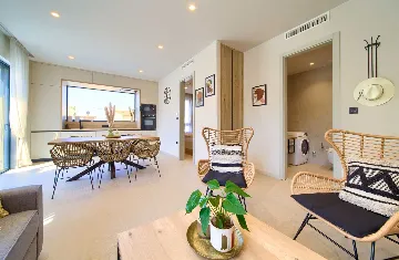 House with Heated Pool in Omišalj